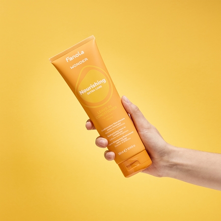 Fanola Wonder Nourishing Conditioner Leave - In Conditioner for nourish and shine