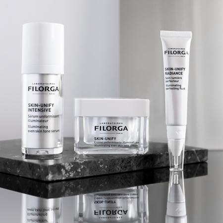 FILORGA SKIN-UNIFY RADIANCE Lystergivande vätska för jämn hudton