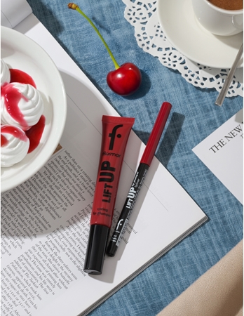 flormar Lift Up Lip Plumper Lipliner Long-Lasting Lip Liner with magnifying effect