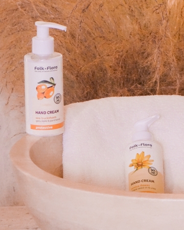 Folk & Flora Sea Buckthorn schützende Handcreme mit nahrhaften Effekt