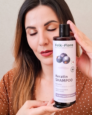 Folk & Flora Blackcurrant szampon odbudowujący włosy o działaniu odżywczym