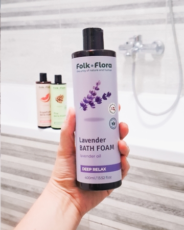 Folk & Flora Lavender Badschaum mit beruhigender Wirkung
