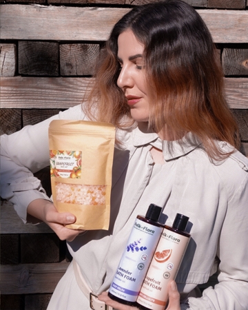 Folk & Flora Lavender Badschaum mit beruhigender Wirkung