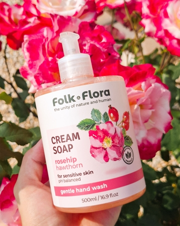 Folk & Flora Rosehip & Hawthorn Flydende cremesæbe til sensitiv hud