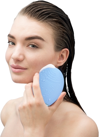 FOREO LUNA™ Sonisk hud rensebørste med udglattende effekt