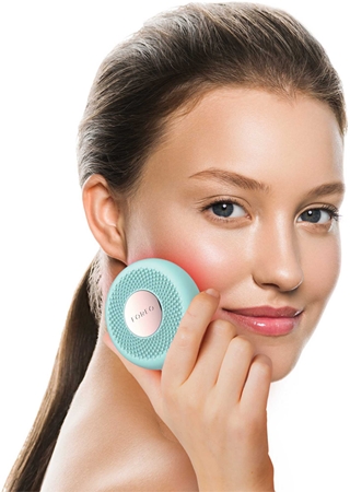 FOREO UFO™ Mini звуков уред за ускоряване ефекта на маските за лице малка опаковка