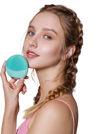 FOREO LUNA™ 3 Mini čisticí sonický přístroj