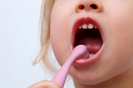 FOREO ISSA™ Baby sonična električna četkica za zube za djecu