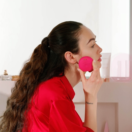 FOREO LUNA™ Play Smart 2 escova de limpeza facial inteligente para todos os tipos de pele