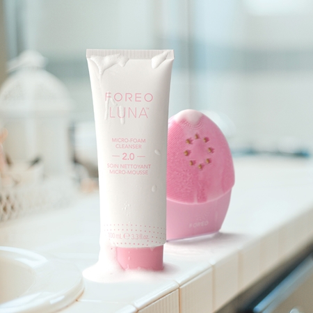 FOREO LUNA™ Micro-Foam Cleanser 2.0 crema de curatare sub forma de spuma