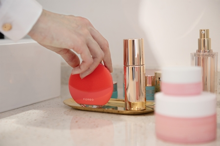 FOREO LUNA™4 Mini Reinigungsgerät für das Gesicht