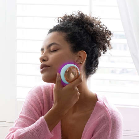 FOREO UFO™ 3 5-in-1 sonična naprava za pospešitev učinkov maske za obraz