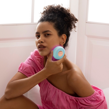 FOREO UFO™ 3 Mini aparat sonic pentru accelerarea efectului măștilor de ten