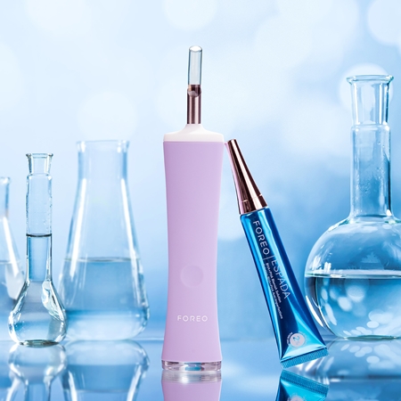 FOREO ESPADA™ 2 Plus blue light pen for clearing acne