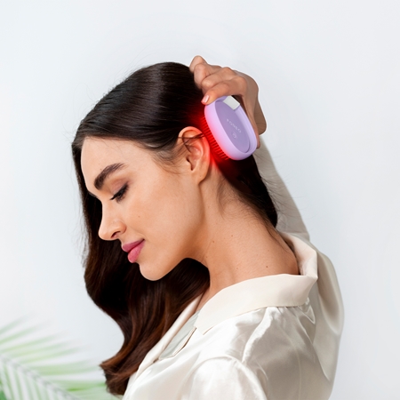 FOREO FLIP™ Play Advanced 3-in-1 Comb with LED backlight