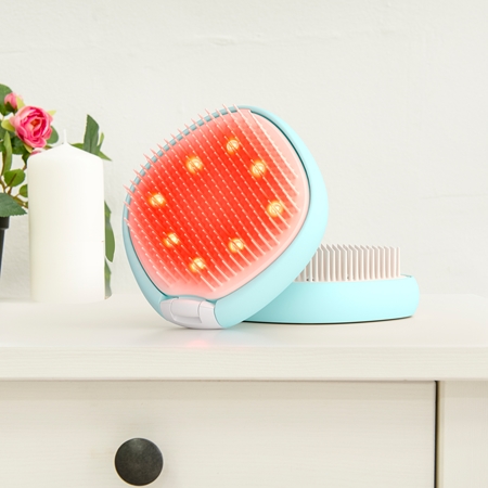 FOREO FLIP™ Play Advanced 3-in-1 Comb with LED backlight