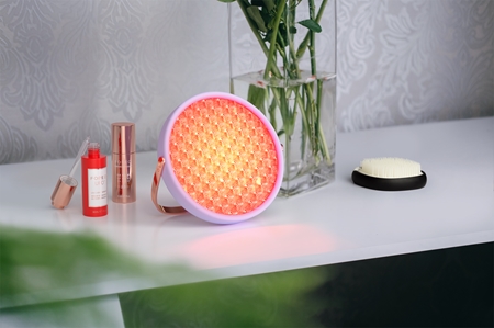 FOREO UFO™ Advanced LED Lighthouse Panel built-in LED light therapy