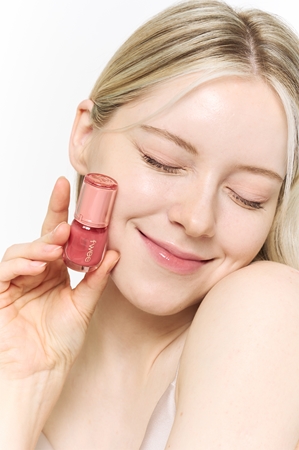 fwee 3D Voluming Gloss Hydrating Lip Gloss for maximum volume