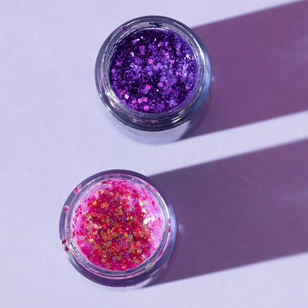 Gabriella Salvete Festival Headliners Glitters Are The Answer jemné gelové třpytky na tvář, tělo a vlasy