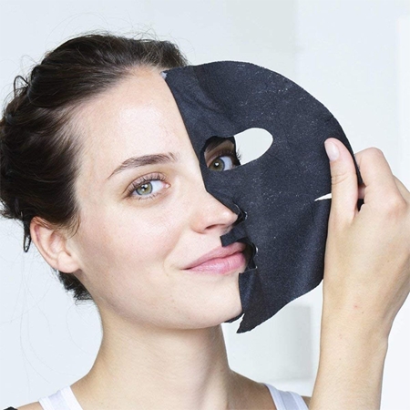 Garnier Skin Naturals Pure Charcoal černá textilní maska s extraktem z černého čaje
