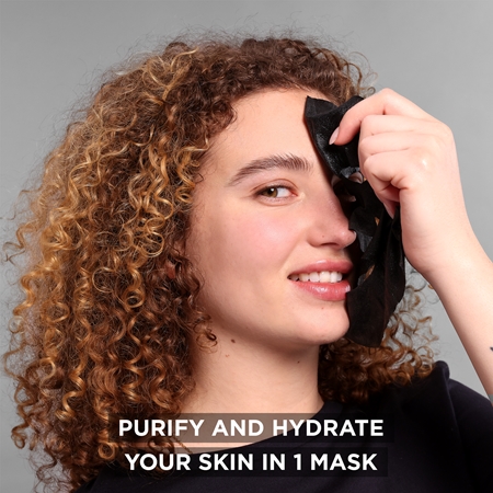 Garnier Skin Naturals Pure Charcoal máscara em tecido preto com extrato de algas
