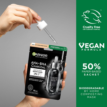 Garnier Skin Naturals Pure Charcoal máscara em tecido preto com extrato de algas