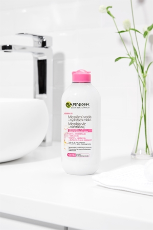 Garnier Skin Active micelárna voda s obsahom hydratačného mlieka pre suchú a citlivú pokožku