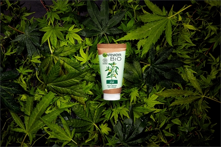 Garnier Bio Repairing Hemp Restoring Cream with hemp oil