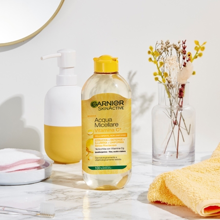 Garnier Skin Active Vitamina C acqua micellare struccante e detergente