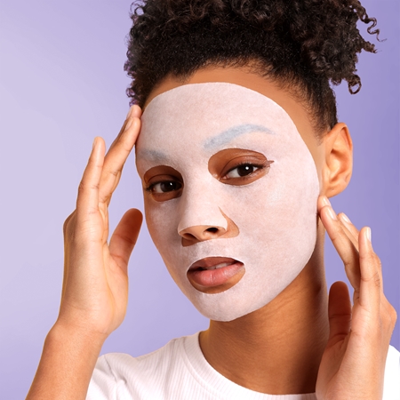 Garnier Textil Masks Pro-Retinol smoothing sheet mask with retinol