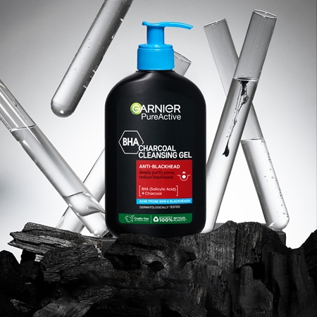 Garnier Pure Active Charcoal čisticí gel proti černým tečkám