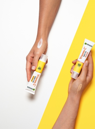 Garnier Skin Naturals Vitamin C Niewidoczny fluid rozświetlający SPF 50+