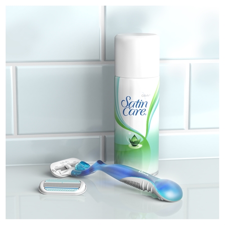 Gillette Venus Smooth Gift Set (For Women)