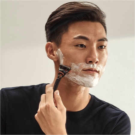 Gillette Fusion5 aparelho de barbear + recarga de cabeça do massajador
