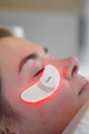 GLOV LunaEye Case LED Therapy LED eye treatment pads