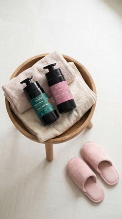Green Pharmacy Damask Rose & Shea Butter kūno kremas