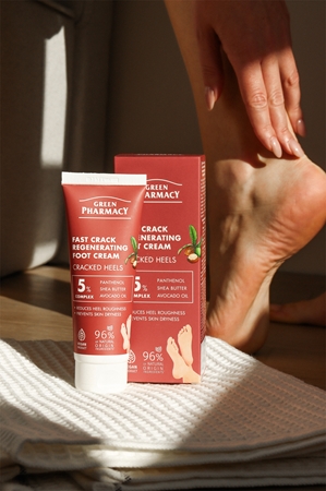 Green Pharmacy Foot Care Regenrating Fast Crack Foot Cream Restoring Cream for cracked feet