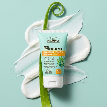 Green Pharmacy Aloe & Hyaluronic Acid lekki krem na dzień SPF 50