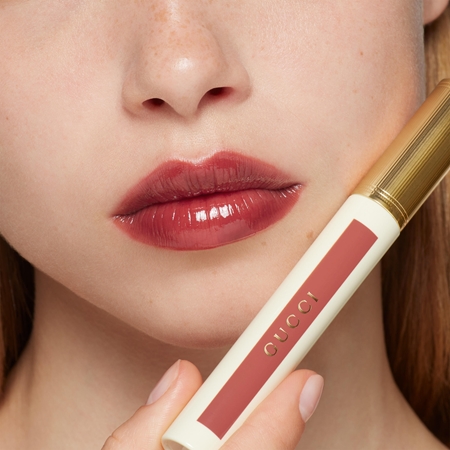 Gucci Gucci Beauty Glow Oil-In-Water Tint Liquid Lipstick moisturising glossy liquid lipstick