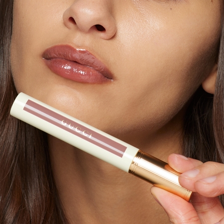 Gucci Gucci Beauty Glow Oil-In-Water Tint Liquid Lipstick moisturising glossy liquid lipstick