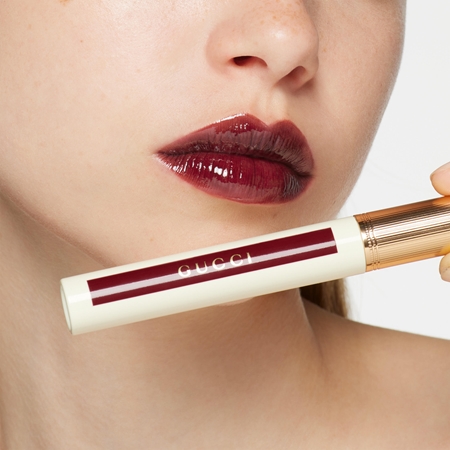 Gucci Gucci Beauty Glow Oil-In-Water Tint Liquid Lipstick moisturising glossy liquid lipstick