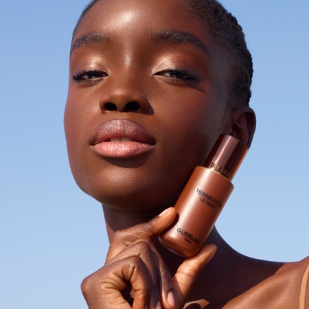 GUERLAIN Terracotta Le Teint υγρό μεικ απ για φυσική εμφάνιση