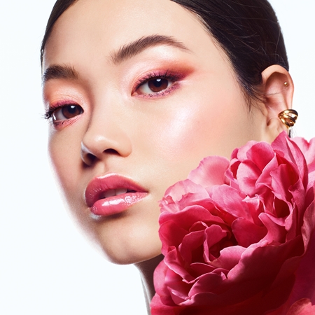GUERLAIN KissKiss Bee Glow Oil Lip Oil with honey