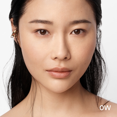 GUERLAIN Terracotta Le Teint Glow Illuminating Liquid Foundation for a natural look
