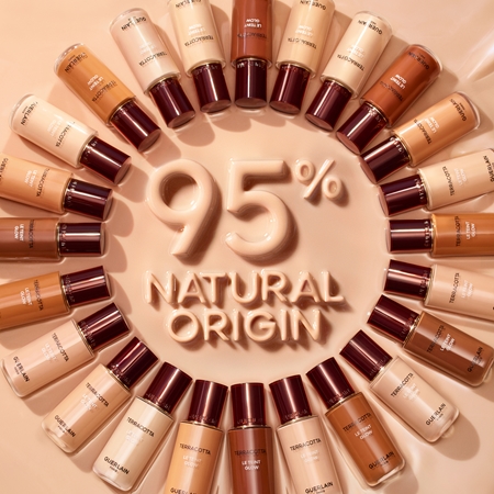 GUERLAIN Terracotta Le Teint Glow Illuminating Liquid Foundation for a natural look