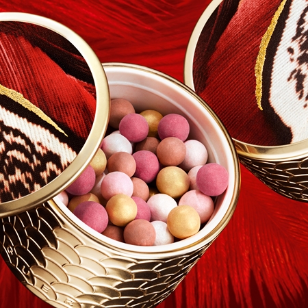 GUERLAIN Majestic Feathers Météorites perles teintées pour le visage édition limitée