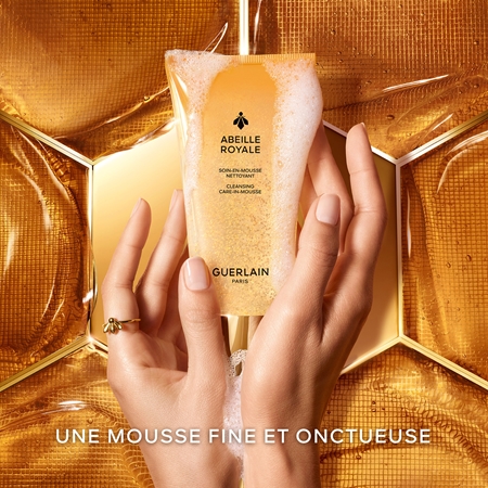 GUERLAIN Abeille Royale Cleansing Care-In-Mousse mousse nettoyante douce