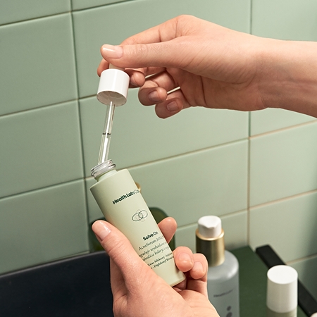 Health Labs Care Solve On sérum com AHA