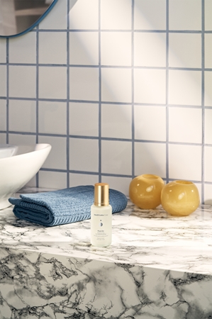 Health Labs Care Pure On Moisturizing and Refreshing Mist hydratisierender Nebel für das Gesicht