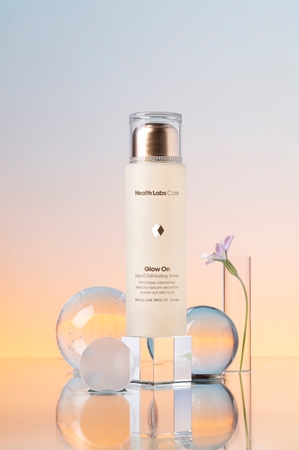 Health Labs Care Glow On Body Exfoliating Serum glättendes Peeling-Serum mit 2% Salicylsäure